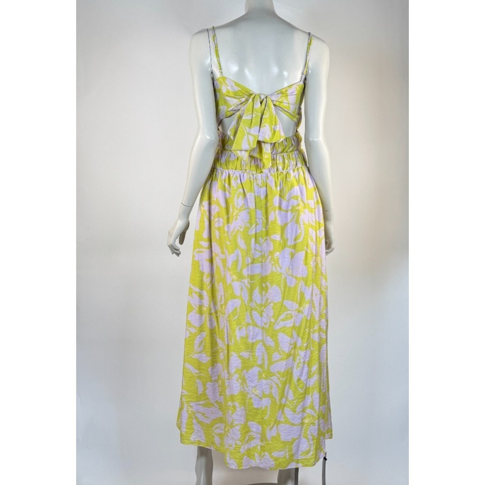 ASTR The Label Andrina Floral Smocked Midi Dress Women S NWT Pockets‎ Lavender